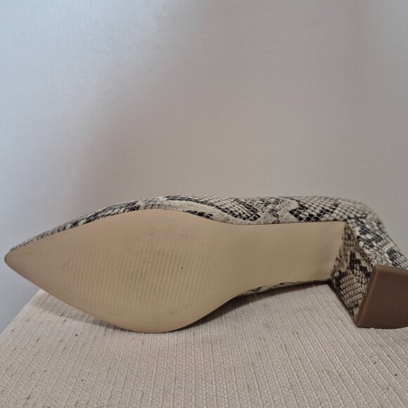 Faux Leather Snakeskin Pumps - Picture 7 of 12